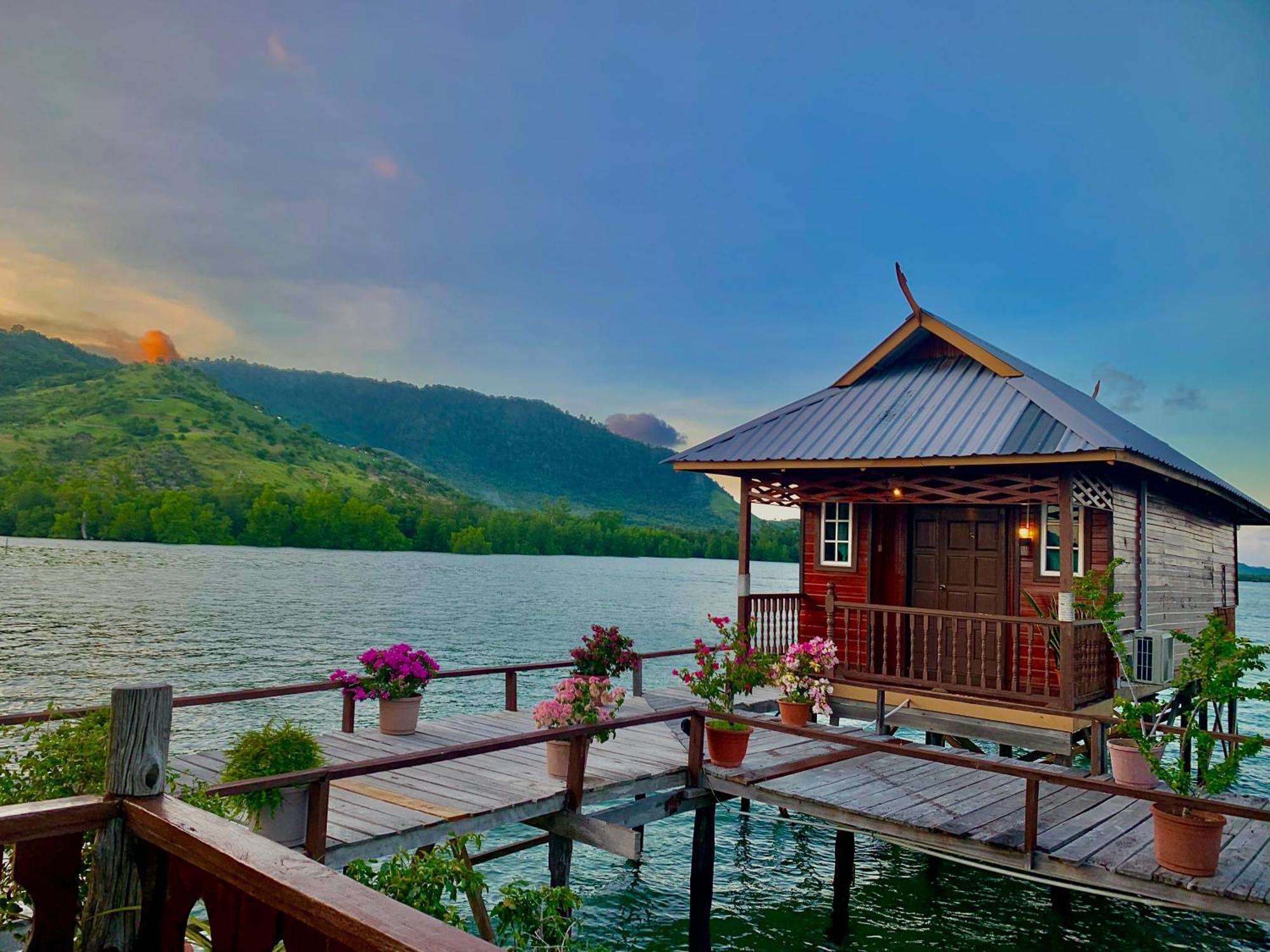 Parapat Water Village Resort سيمبورنا المظهر الخارجي الصورة