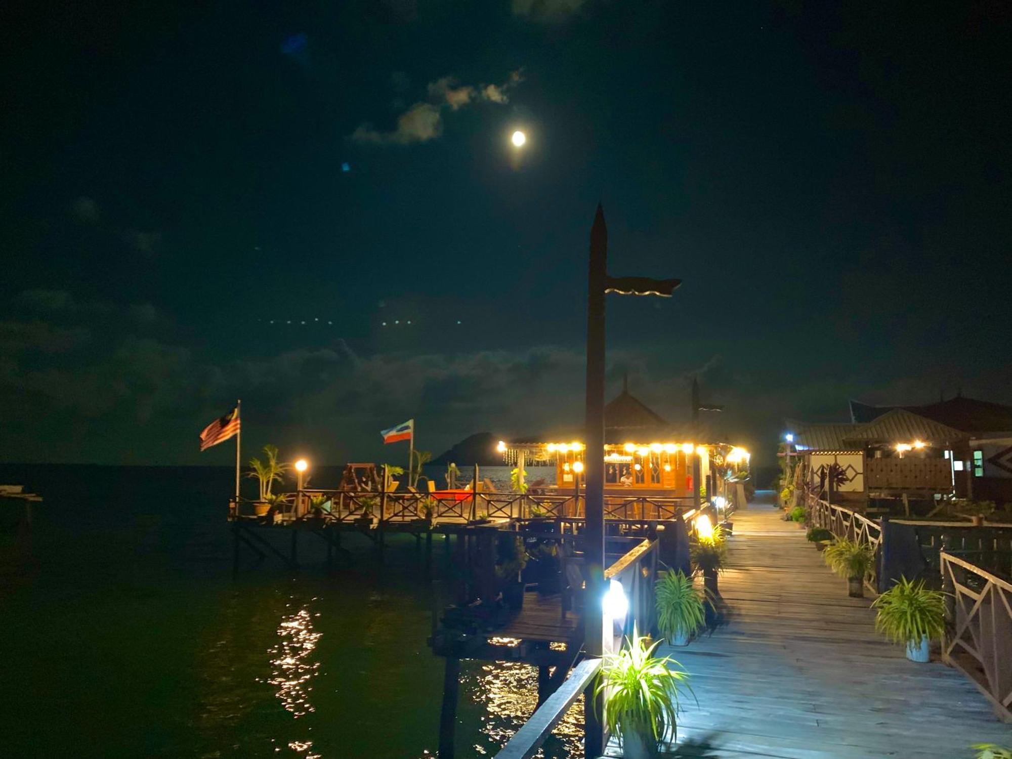 Parapat Water Village Resort سيمبورنا المظهر الخارجي الصورة
