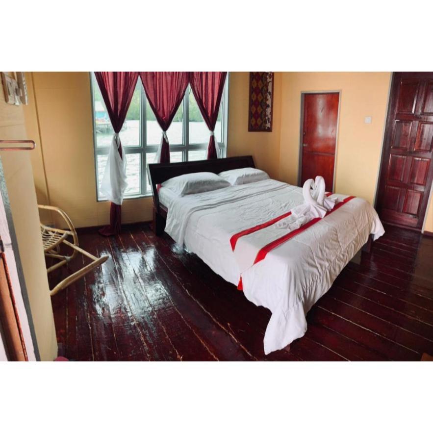 Parapat Water Village Resort سيمبورنا المظهر الخارجي الصورة